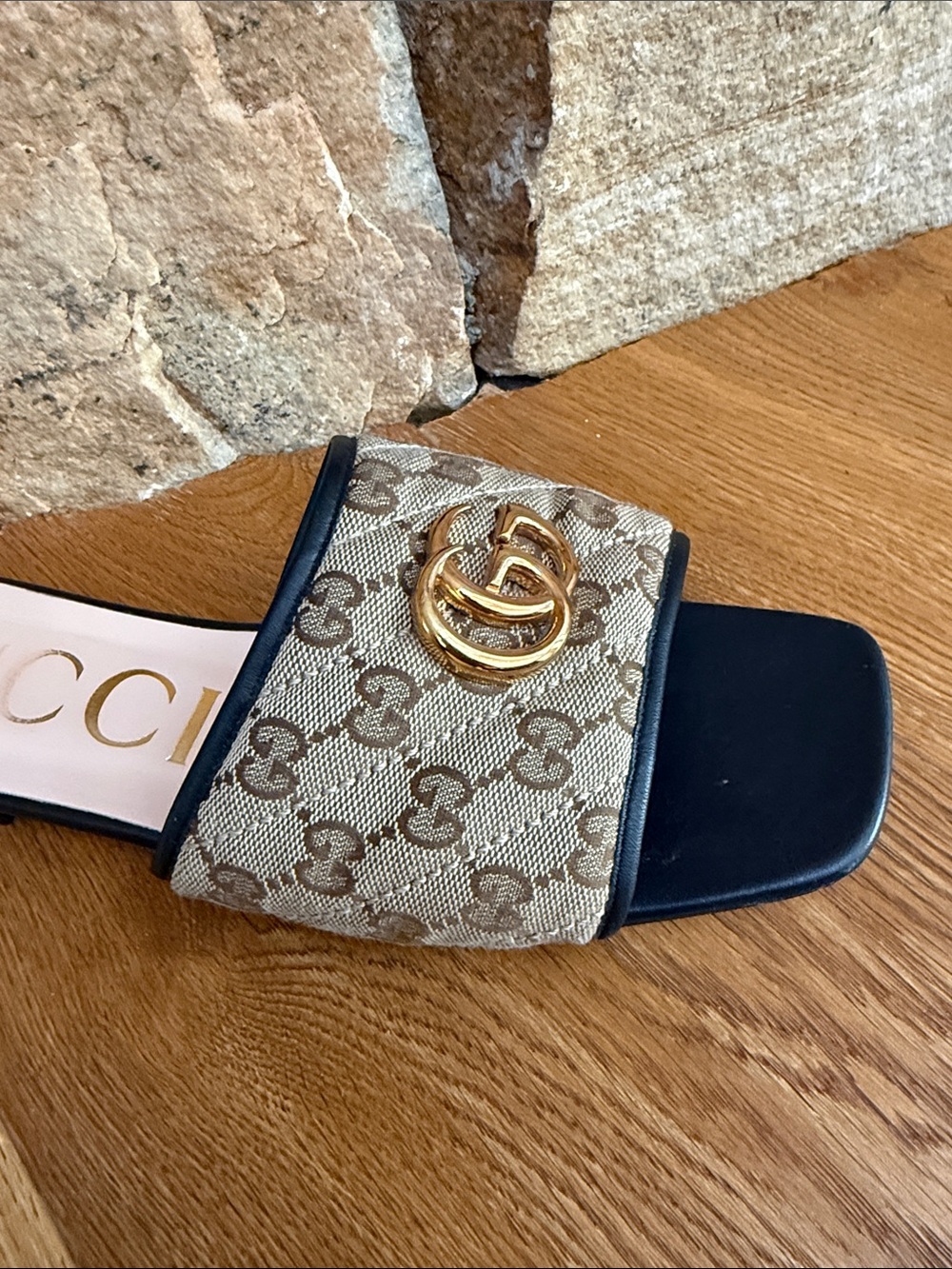 Gucci Sandals - Picture 6 of 9